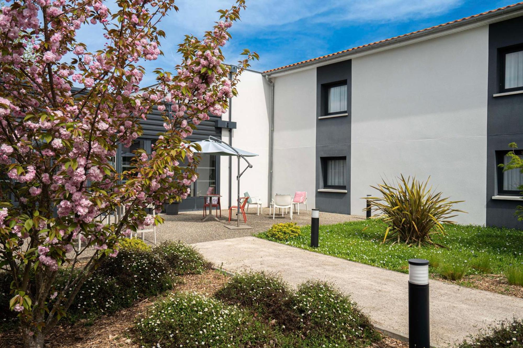 Sure Hotel By Best Western Les Portes De Montauban Zewnętrze zdjęcie